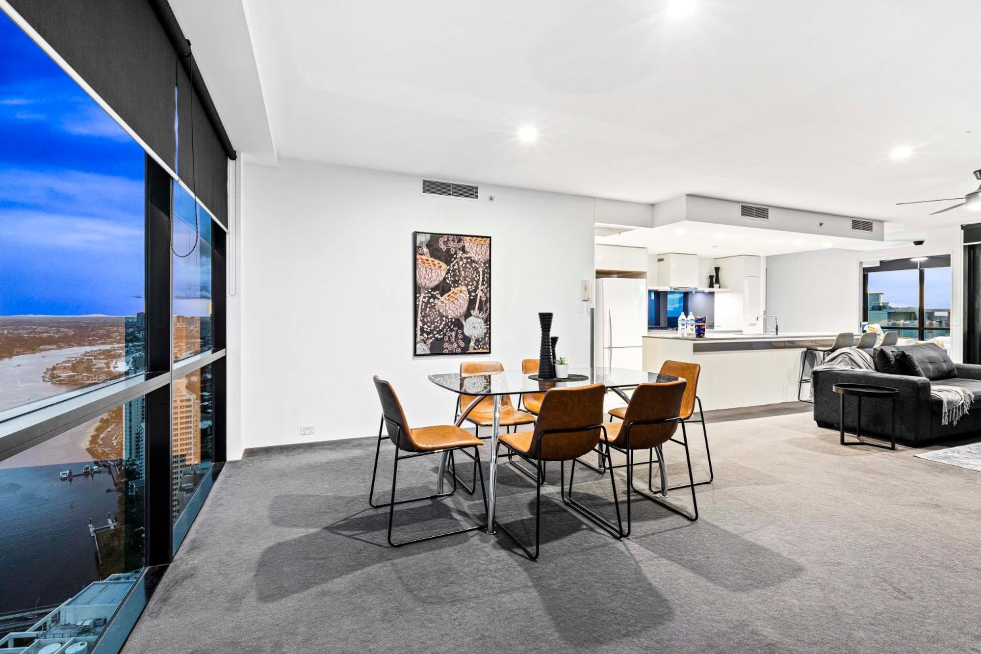 Circle On Cavill - Self Contained & Privately Managed Apartments - Wow Stay Gold Coast Exterior photo