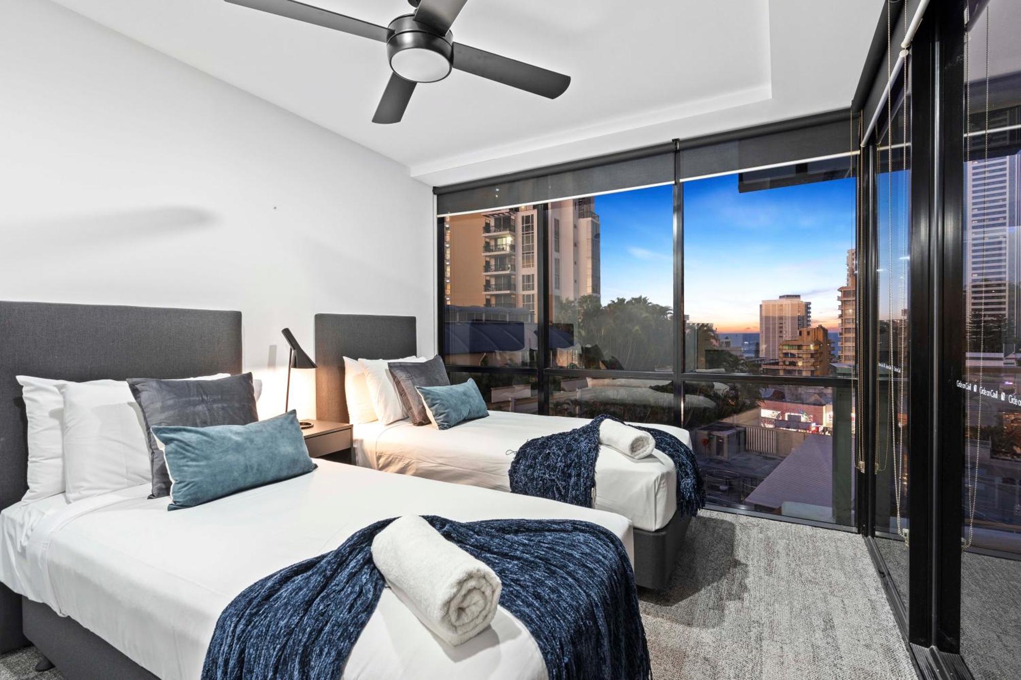 Circle On Cavill - Self Contained & Privately Managed Apartments - Wow Stay Gold Coast Exterior photo