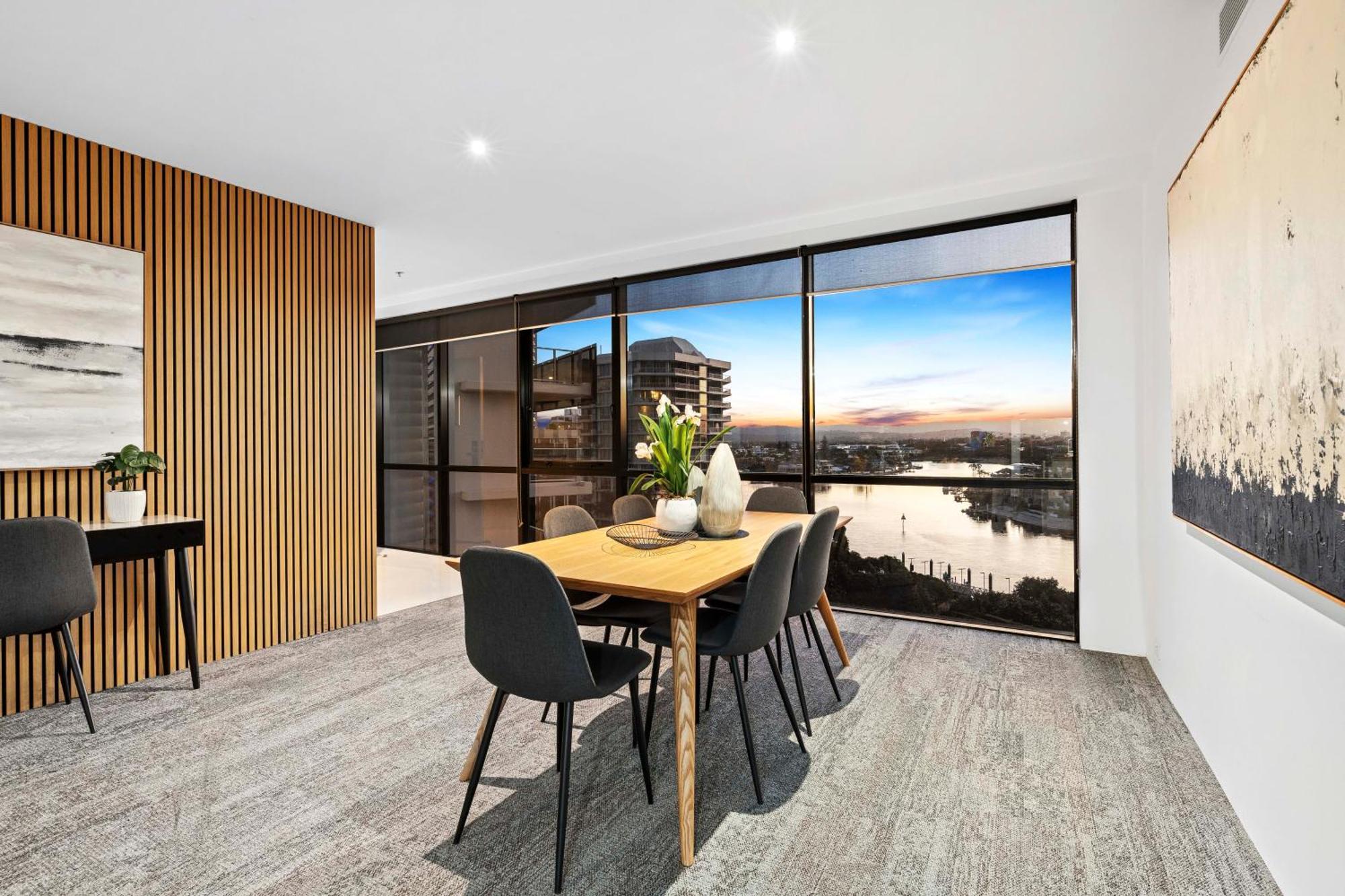 Circle On Cavill - Self Contained & Privately Managed Apartments - Wow Stay Gold Coast Exterior photo
