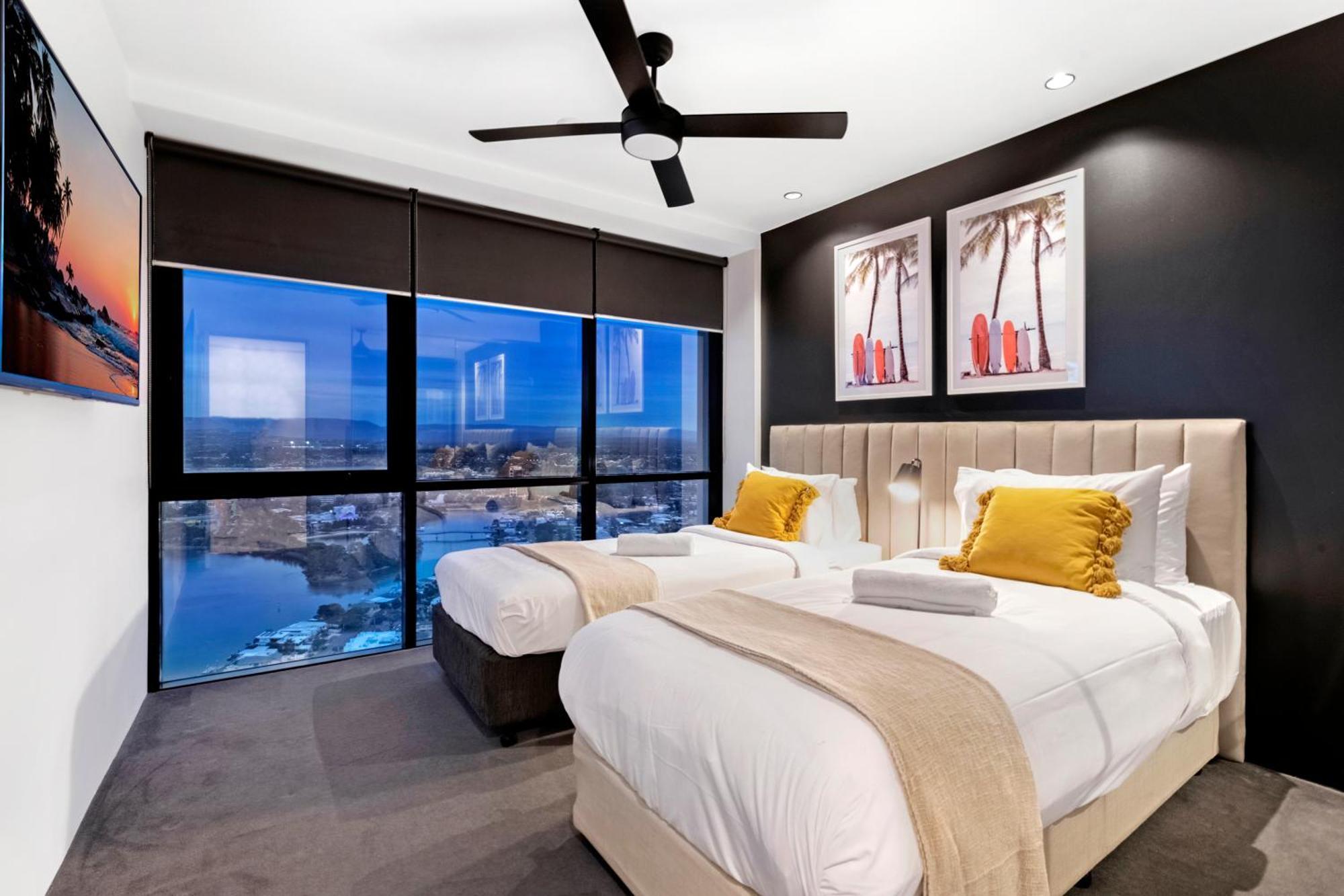 Circle On Cavill - Self Contained & Privately Managed Apartments - Wow Stay Gold Coast Exterior photo