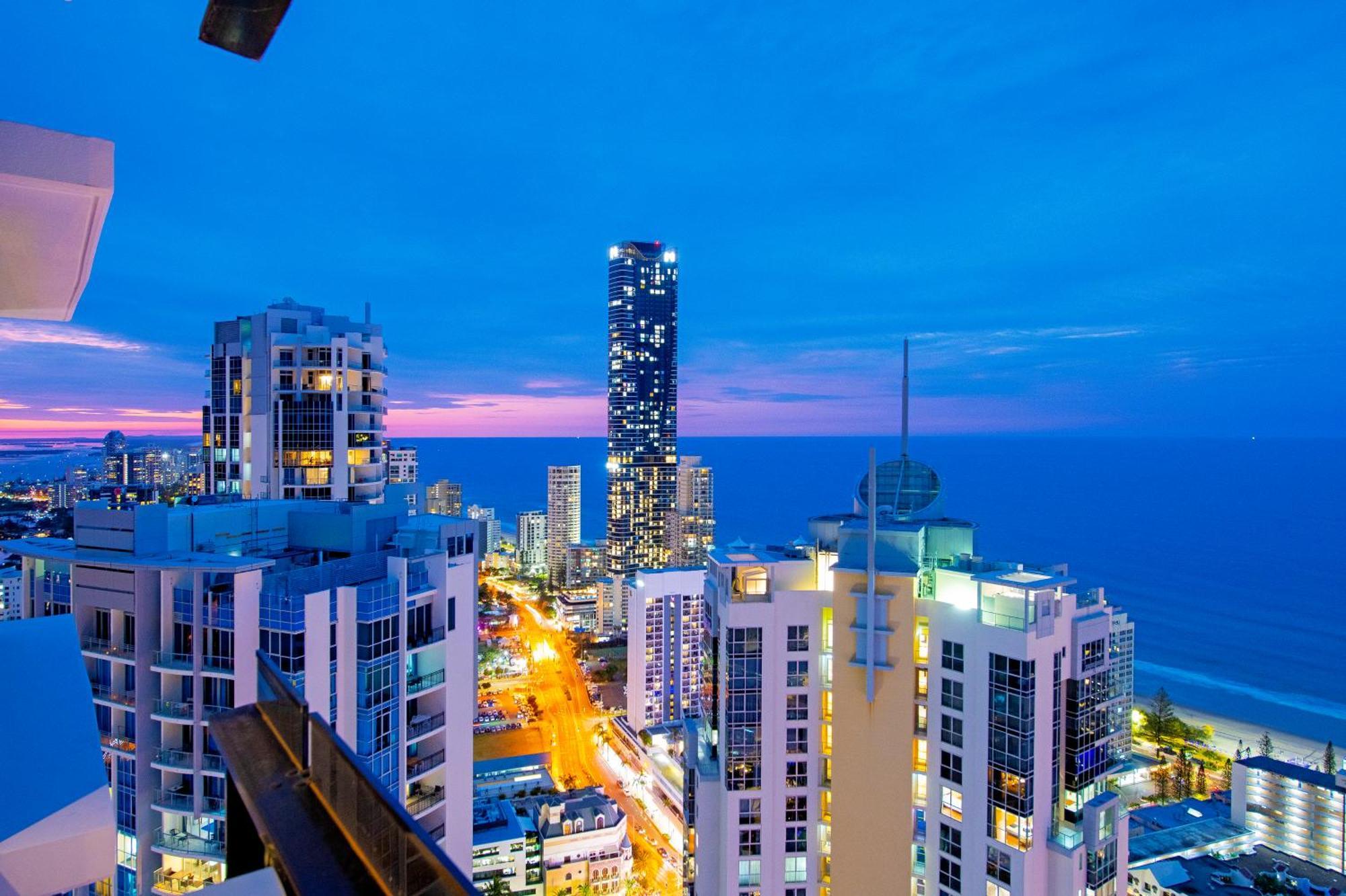 Circle On Cavill - Self Contained & Privately Managed Apartments - Wow Stay Gold Coast Exterior photo