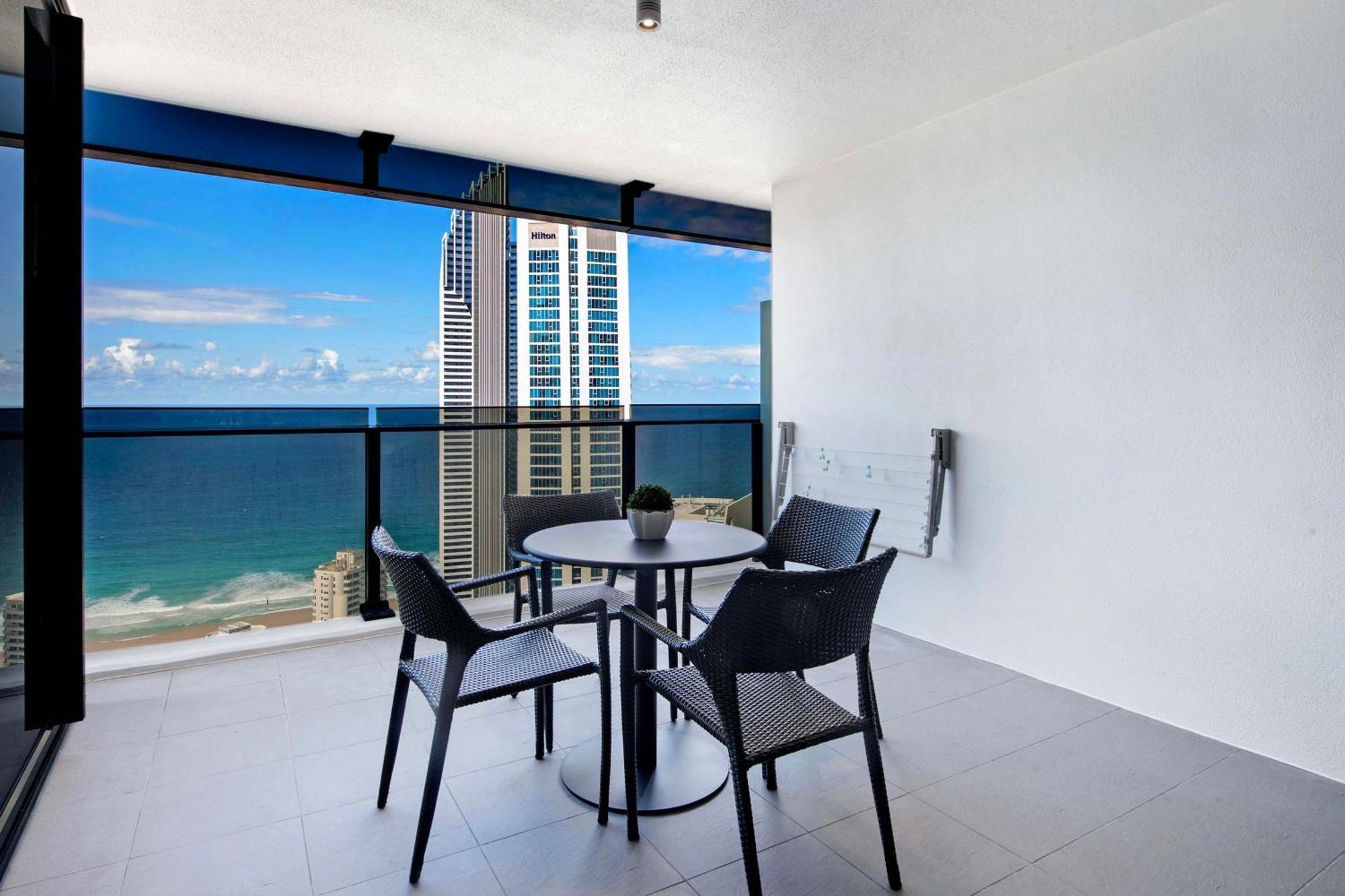 Circle On Cavill - Self Contained & Privately Managed Apartments - Wow Stay Gold Coast Exterior photo