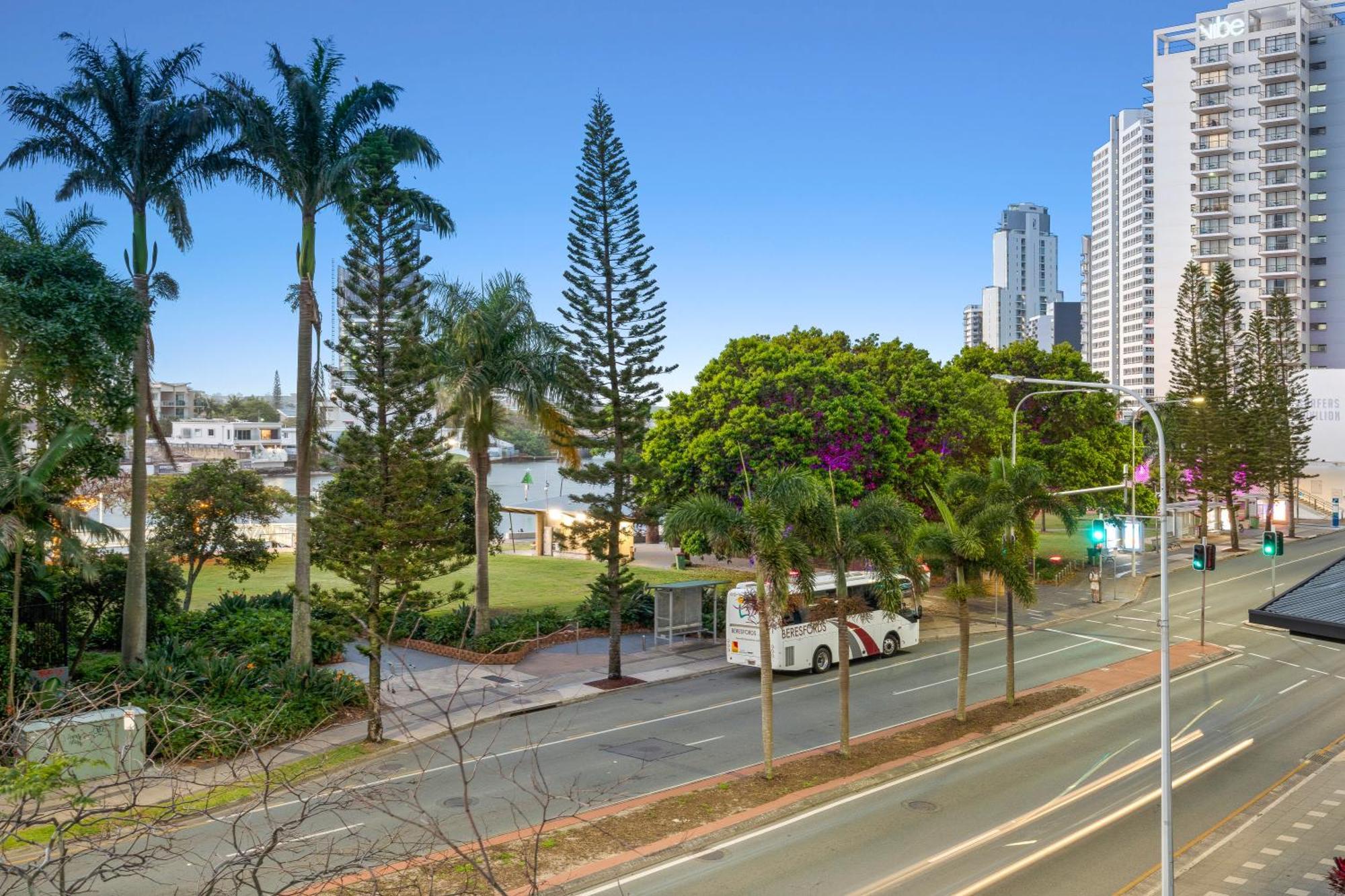 Circle On Cavill - Self Contained & Privately Managed Apartments - Wow Stay Gold Coast Exterior photo