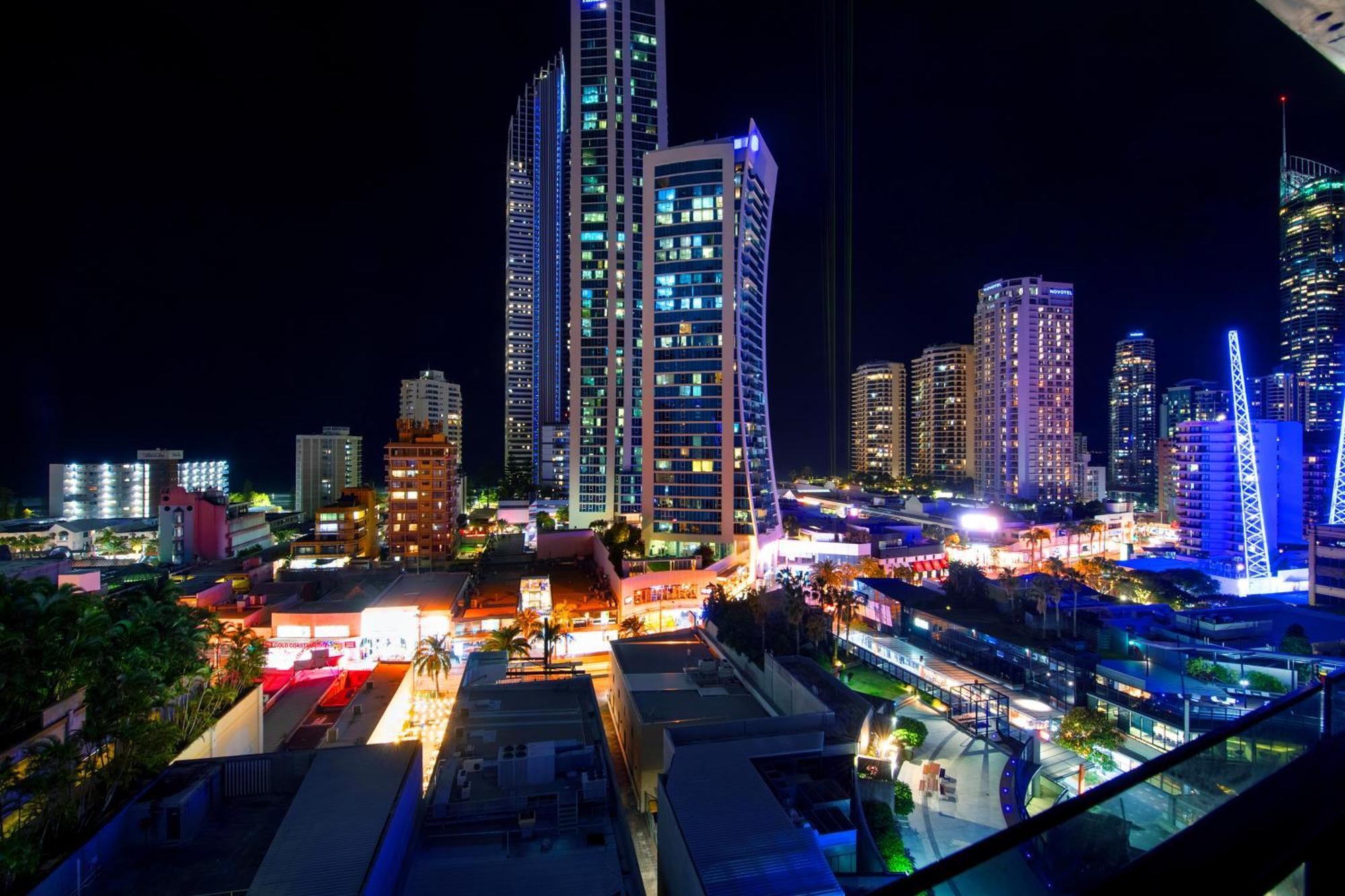 Circle On Cavill - Self Contained & Privately Managed Apartments - Wow Stay Gold Coast Exterior photo