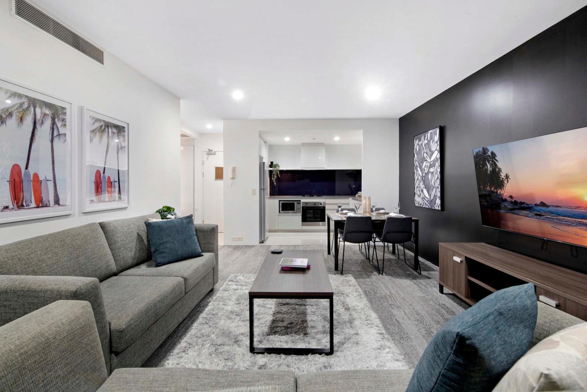 Circle On Cavill - Self Contained & Privately Managed Apartments - Wow Stay Gold Coast Exterior photo