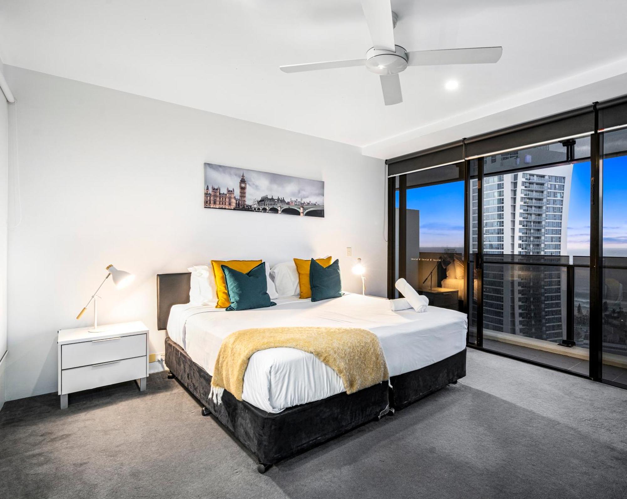 Circle On Cavill - Self Contained & Privately Managed Apartments - Wow Stay Gold Coast Exterior photo