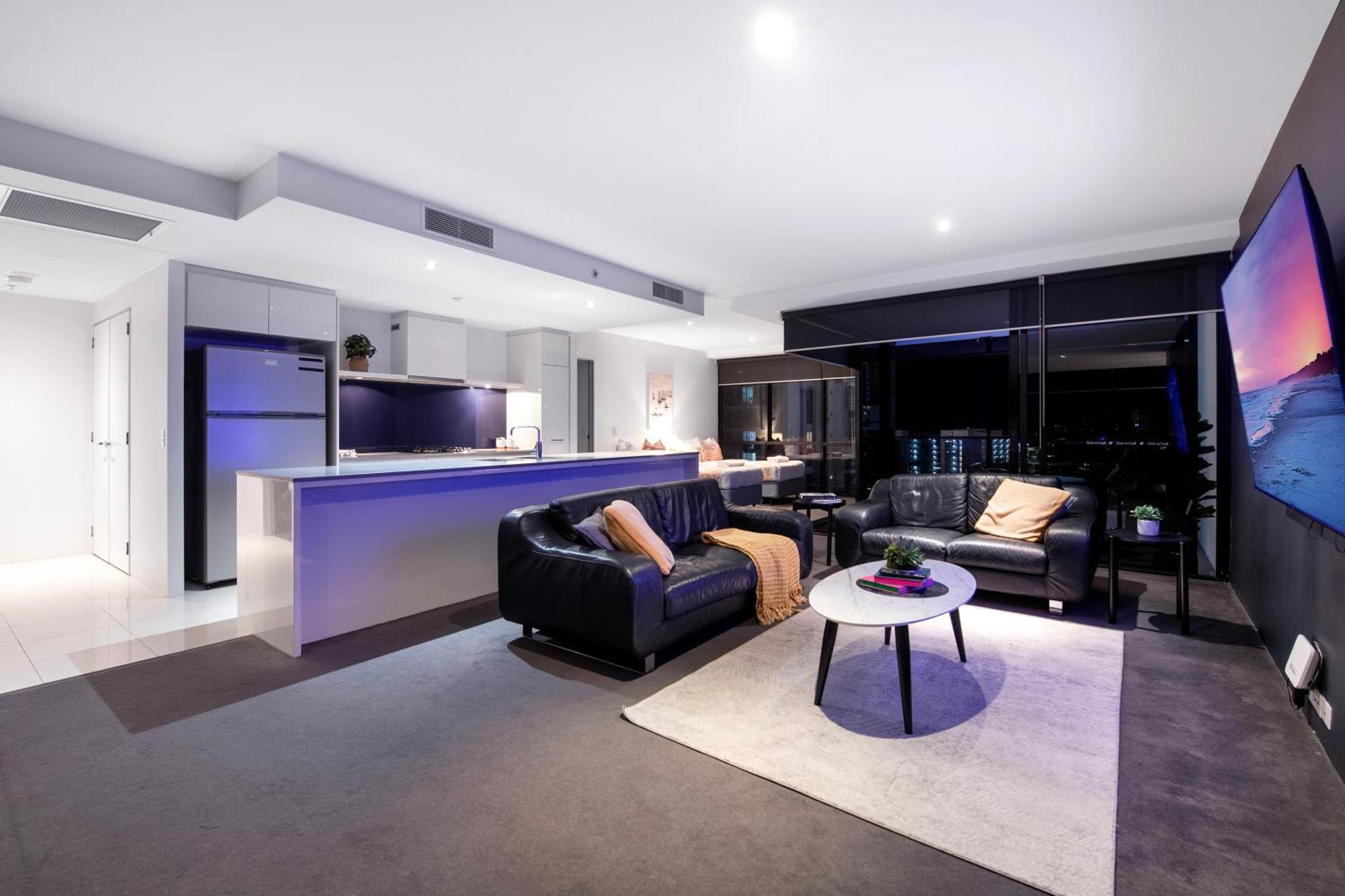Circle On Cavill - Self Contained & Privately Managed Apartments - Wow Stay Gold Coast Exterior photo